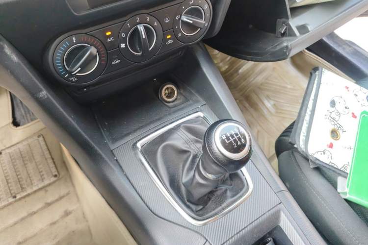 Used Mazda 3 Axela 2014 Sedan 1.5L Manual Comfort Model Gear Lever