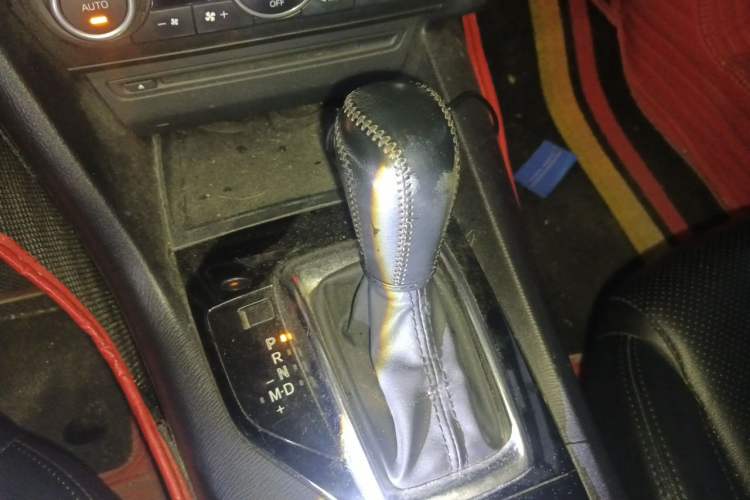 Used Mazda 3 Axela 2014 Sedan 1.5L Automatic Luxury Model Gear Lever