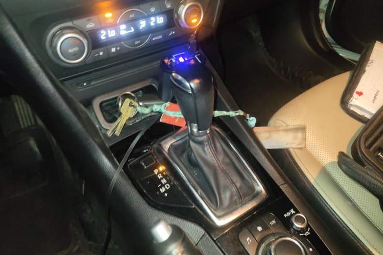 Used Mazda 3 Axela 2014 Sedan 2.0L Automatic Sport Model Gear Lever