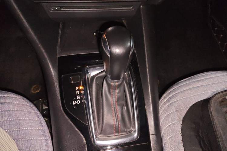 Used Mazda 3 Axela 2014 Sedan 2.0L Automatic Sport Model Gear Lever