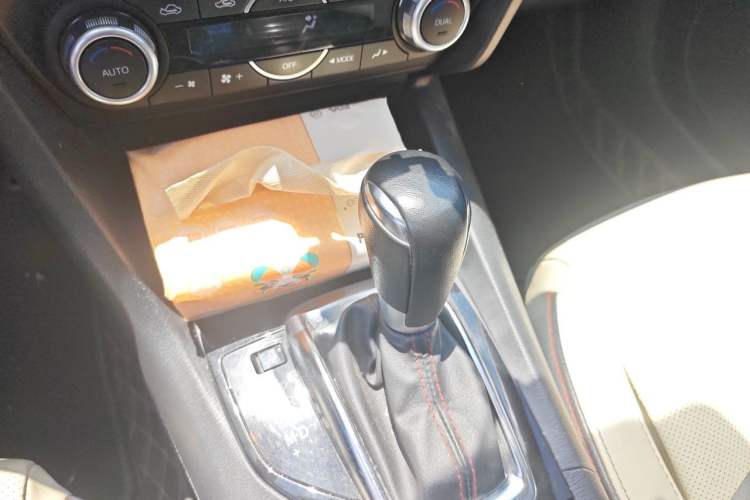 Used Mazda 3 Axela 2014 Sedan 2.0L Automatic Sport Model Gear Lever