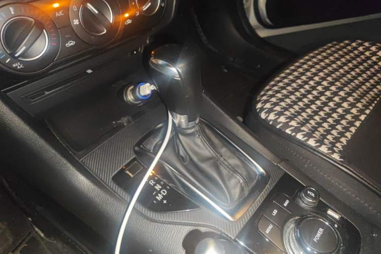 Used Mazda 3 Axela 2014 Sedan 1.5L Automatic Comfort Model Gear Lever