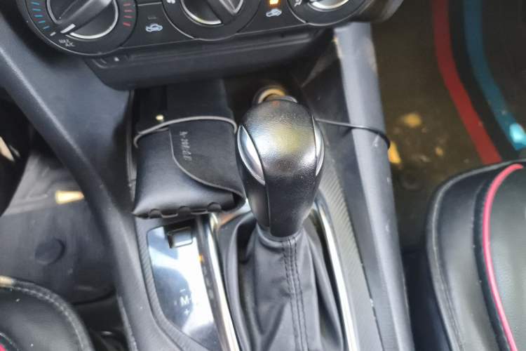 Used Mazda 3 Axela 2014 Sedan 1.5L Automatic Comfort Model Gear Lever