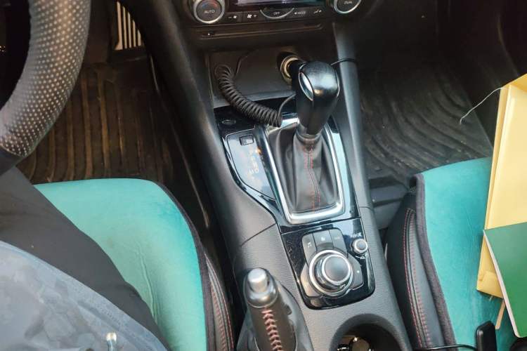 Used Mazda 3 Axela 2014 Sedan 2.0L Automatic Sport Model Gear Lever