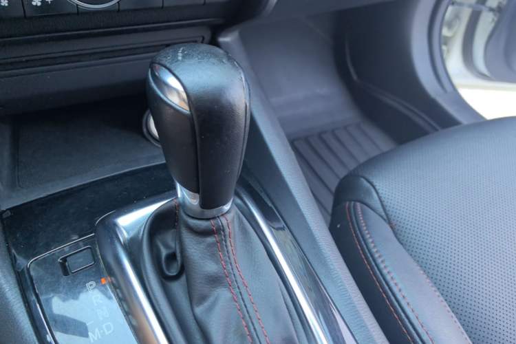 Used Mazda 3 Axela 2014 Hatchback 2.0L Automatic Sport Model Gear Lever