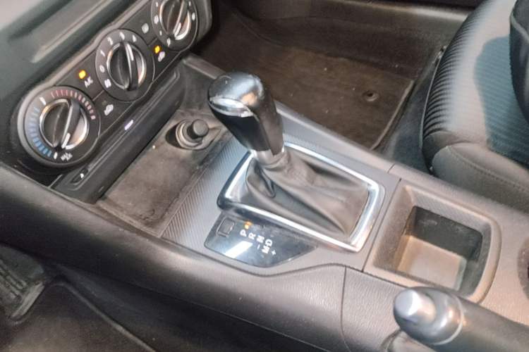 Used Mazda 3 Axela 2014 Sedan 1.5L Automatic Comfort Model Gear Lever