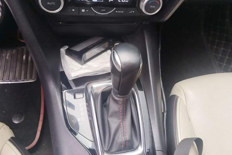 Used Mazda 3 Axela 2014 Sedan 2.0L Automatic Flagship Model Gear Lever