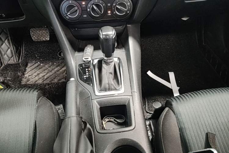 Used Mazda 3 Axela 2014 Sedan 1.5L Automatic Comfort Model Gear Lever