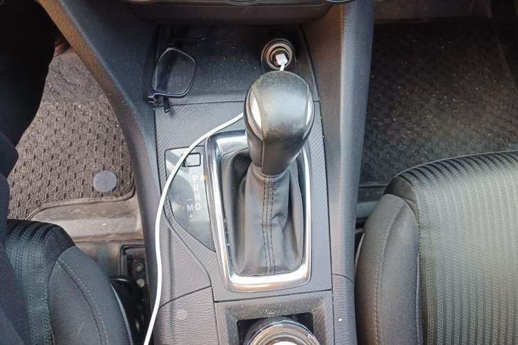 Used Mazda 3 Axela 2014 Sedan 1.5L Automatic Comfort Model Gear Lever
