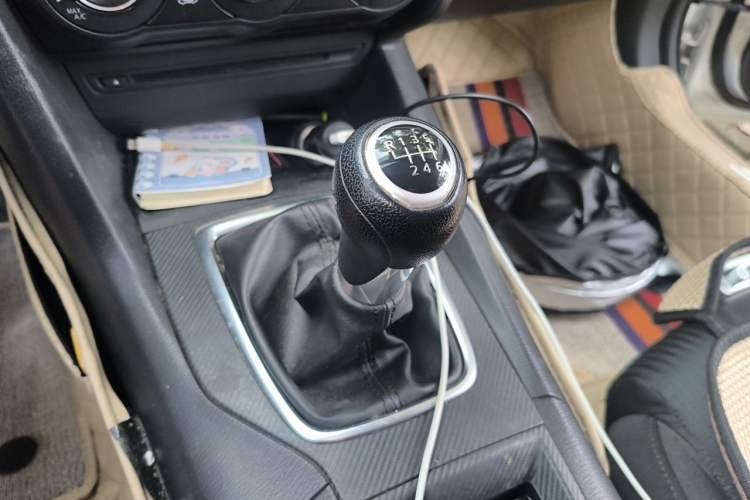 Used Mazda 3 Axela 2014 Sedan 1.5L Manual Comfort Model Gear Lever