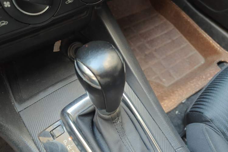 Used Mazda 3 Axela 2014 Sedan 1.5L Automatic Comfort Model Gear Lever