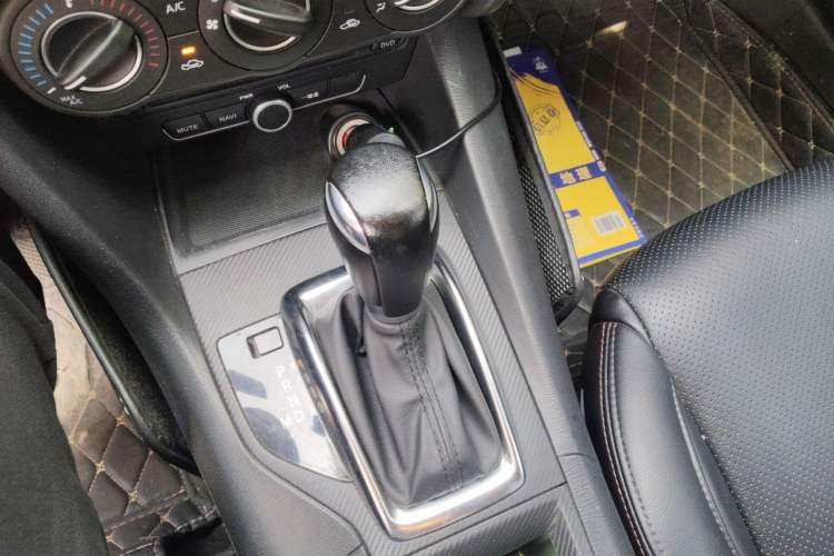 Used Mazda 3 Axela 2014 Sedan 1.5L Automatic Comfort Model Gear Lever