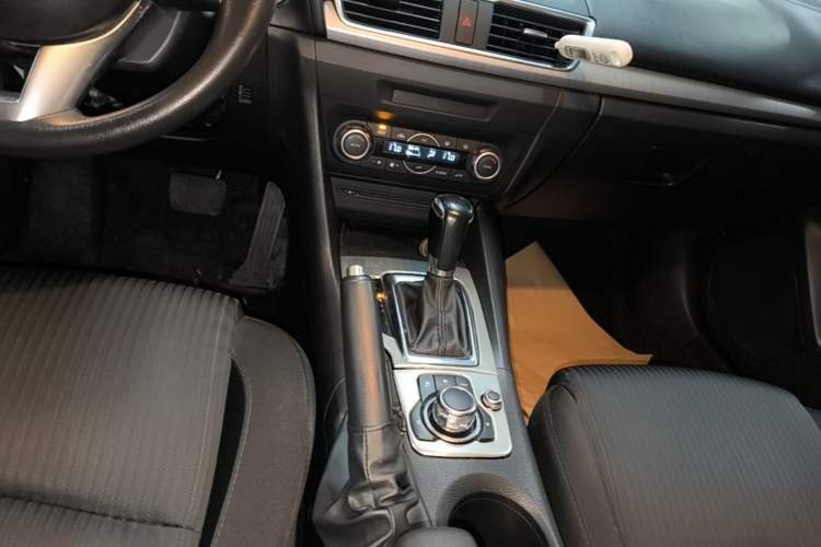 Used Mazda 3 Axela 2014 Sedan 1.5L Automatic Luxury Model Gear Lever