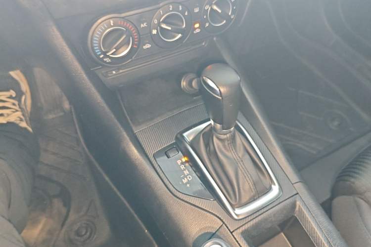 Used Mazda 3 Axela 2014 Sedan 1.5L Automatic Comfort Model Gear Lever