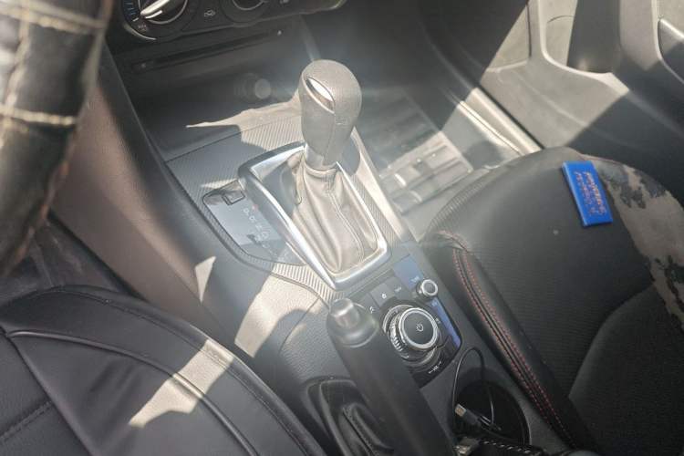 Used Mazda 3 Axela 2014 Sedan 1.5L Automatic Comfort Model Gear Lever