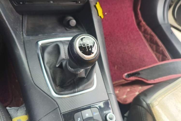 Used Mazda 3 Axela 2014 Sedan 1.5L Manual Comfort Model Gear Lever