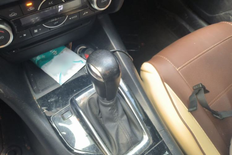 Used Mazda 3 Axela 2014 Hatchback 1.5L Automatic Luxury Model Gear Lever