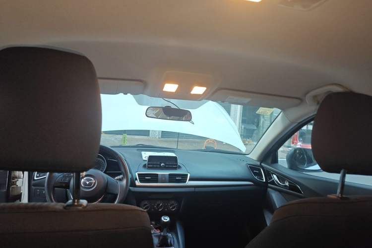 Used Mazda 3 Axela 2014 Hatchback 1.5L Manual Comfort Model Headliner