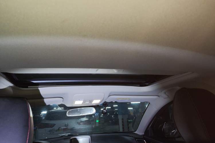 Used Mazda 3 Axela 2014 Sedan 1.5L Automatic Luxury Model Headliner