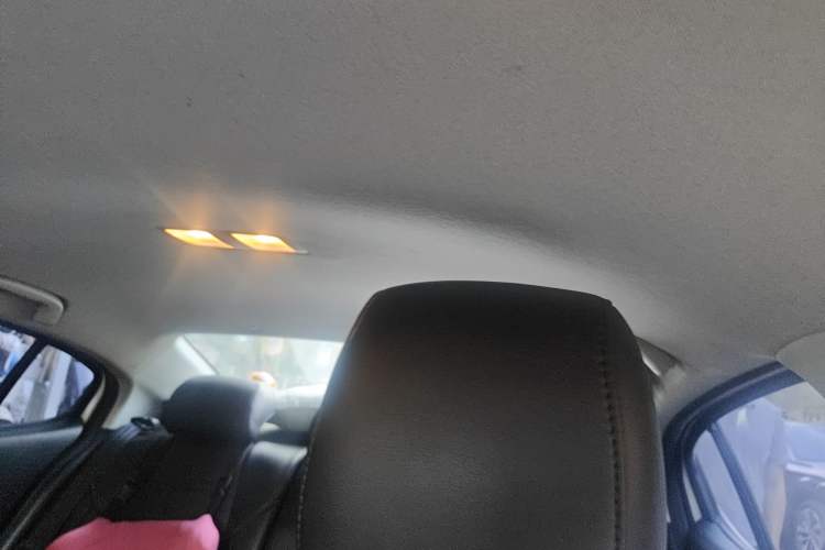 Used Mazda 3 Axela 2014 Sedan 1.5L Automatic Comfort Model Headliner