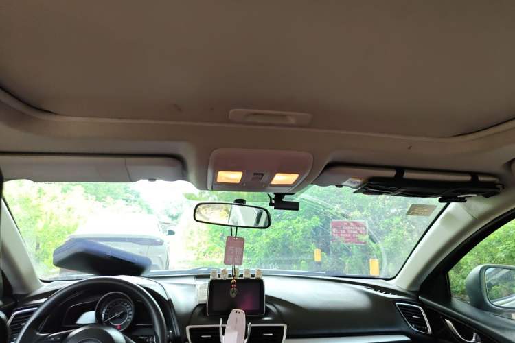 Used Mazda 3 Axela 2014 Sedan 1.5L Automatic Luxury Model Headliner