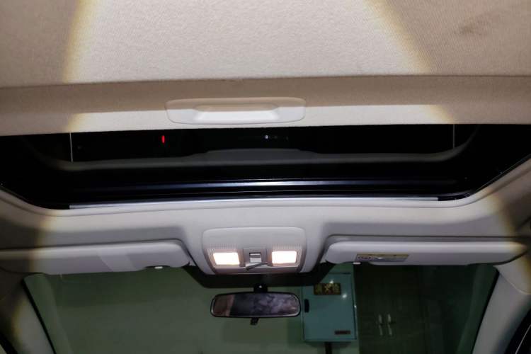Used Mazda 3 Axela 2014 Sedan 1.5L Automatic Luxury Model Headliner