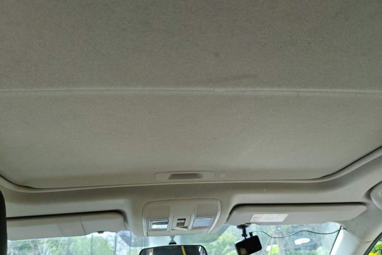 Used Mazda 3 Axela 2014 Sedan 1.5L Automatic Luxury Model Headliner