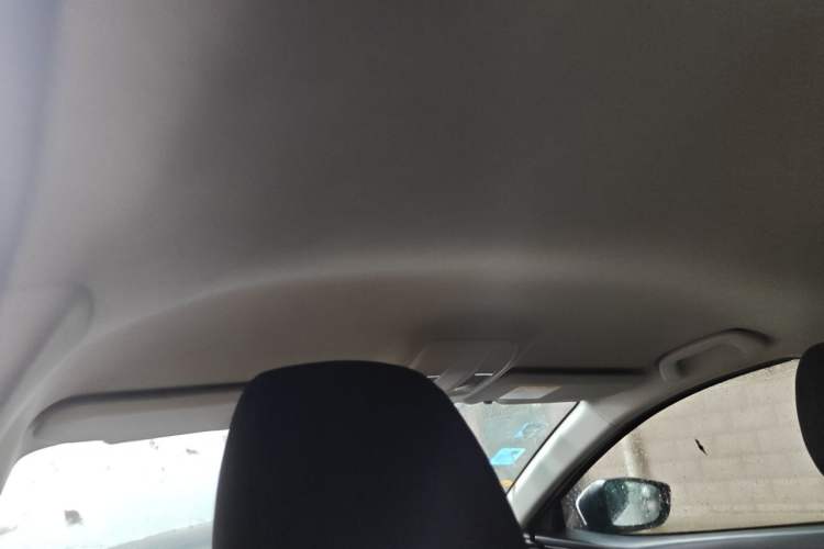 Used Mazda 3 Axela 2014 Hatchback 1.5L Manual Comfort Model Headliner