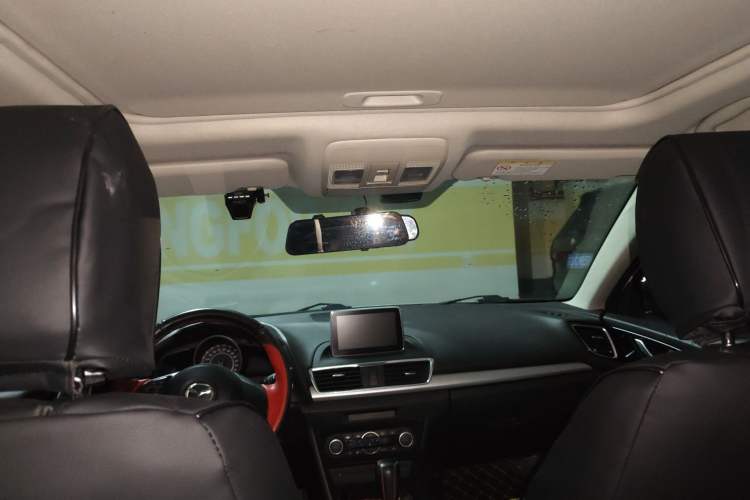 Used Mazda 3 Axela 2014 Sedan 1.5L Automatic Luxury Model Headliner
