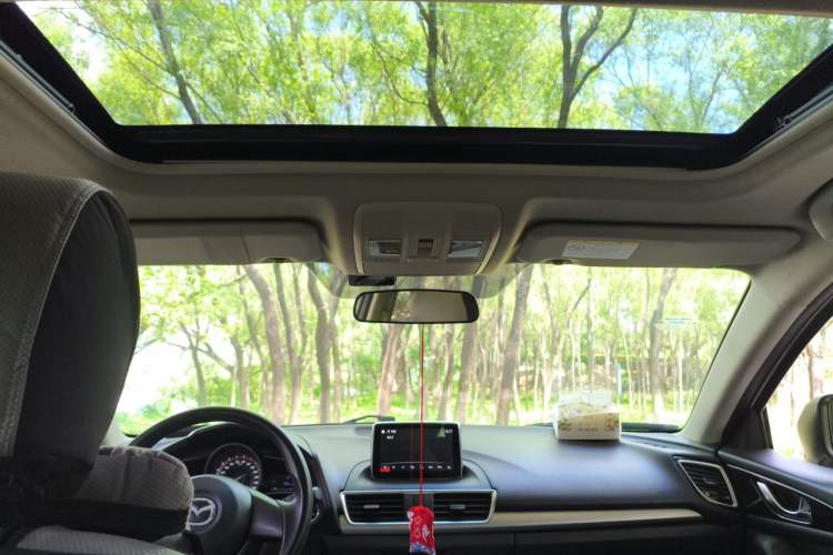 Used Mazda 3 Axela 2014 Sedan 1.5L Automatic Luxury Model Headliner