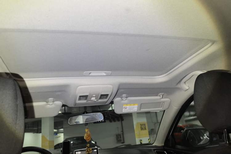 Used Mazda 3 Axela 2014 Sedan 1.5L Automatic Luxury Model Headliner