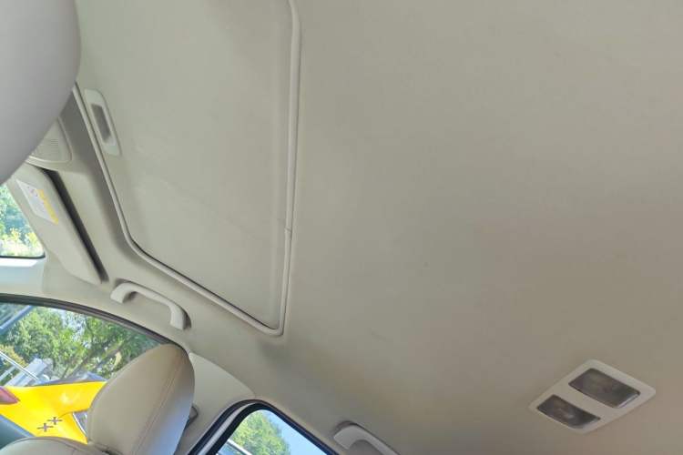 Used Mazda 3 Axela 2014 Sedan 2.0L Automatic Sport Model Headliner