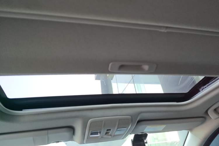 Used Mazda 3 Axela 2014 Sedan 1.5L Automatic Luxury Model Headliner