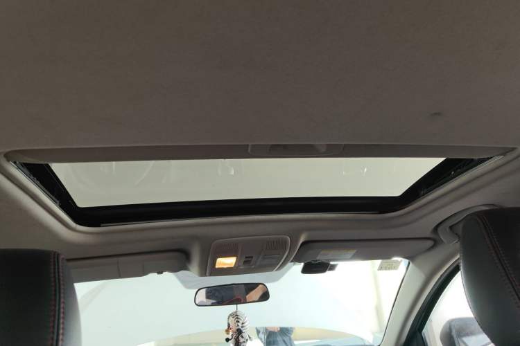 Used Mazda 3 Axela 2014 Sedan 1.5L Automatic Luxury Model Headliner