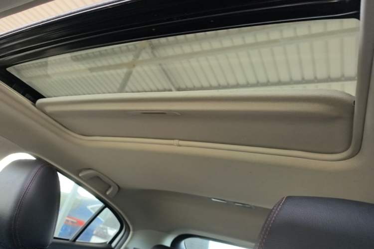 Used Mazda 3 Axela 2014 Hatchback 2.0L Automatic Flagship Model Headliner
