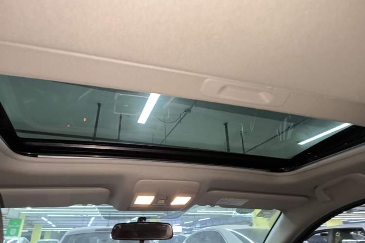 Used Mazda 3 Axela 2014 Sedan 1.5L Automatic Luxury Model Headliner