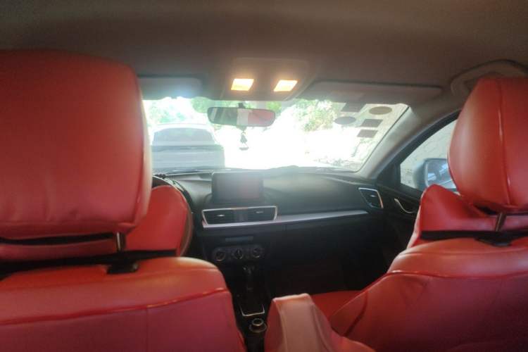 Used Mazda 3 Axela 2014 Sedan 1.5L Automatic Comfort Model Headliner