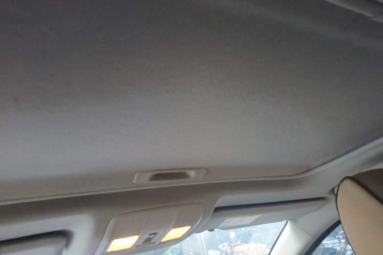 Used Mazda 3 Axela 2014 Hatchback 1.5L Automatic Luxury Model Headliner
