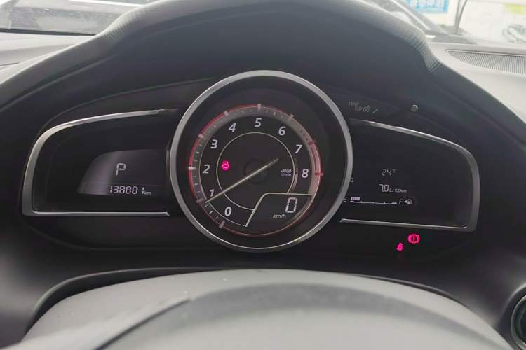 Used Mazda 3 Axela 2014 Hatchback 2.0L Automatic Flagship Model Instrument Cluster
