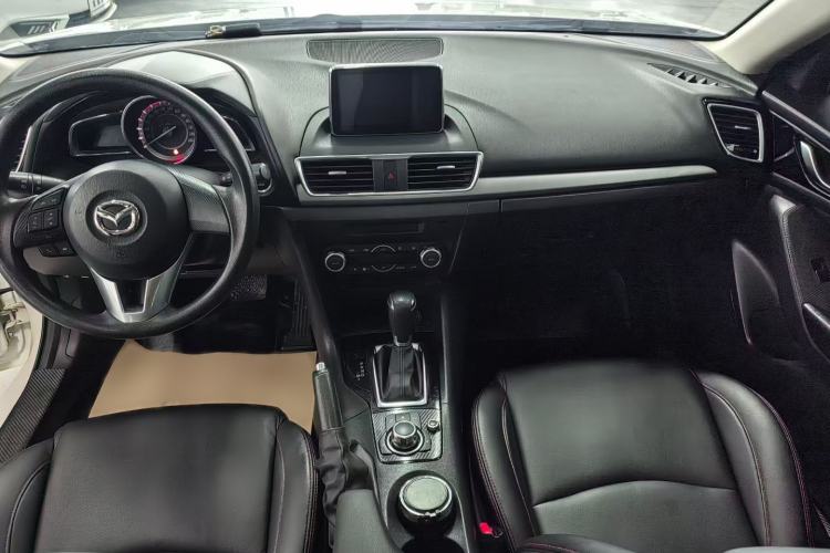 Used Mazda 3 Axela 2014 Sedan 1.5L Automatic Luxury Model Interior 1