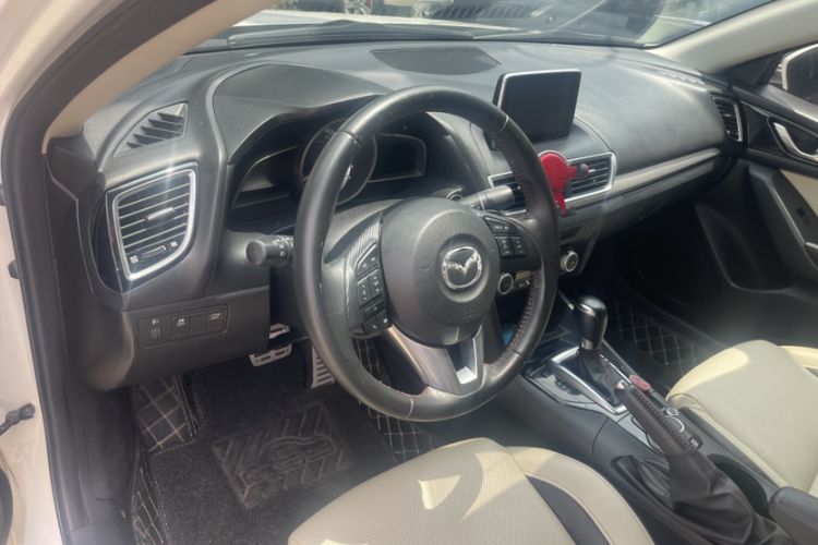 Used Mazda 3 Axela 2014 Sedan 2.0L Automatic Sport Model Interior 1