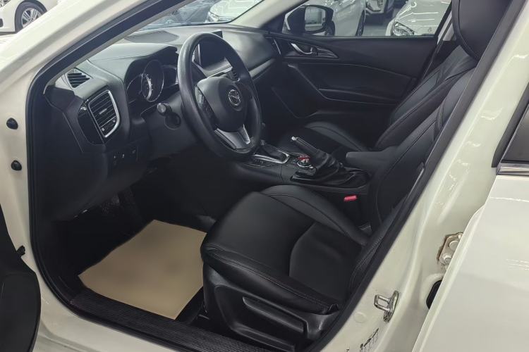 Used Mazda 3 Axela 2014 Sedan 1.5L Automatic Luxury Model Interior 2