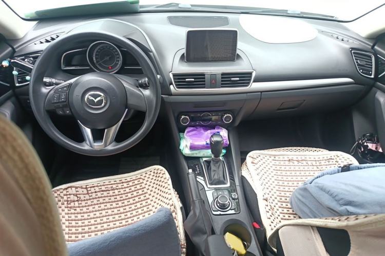 Used Mazda 3 Axela 2014 Sedan 1.5L Automatic Luxury Model Interior 2