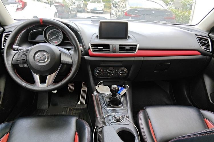 Used Mazda 3 Axela 2014 Sedan 1.5L Manual Comfort Model Interior 2