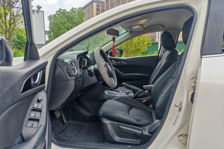 Used Mazda 3 Axela 2014 Sedan 1.5L Automatic Comfort Model Interior 3