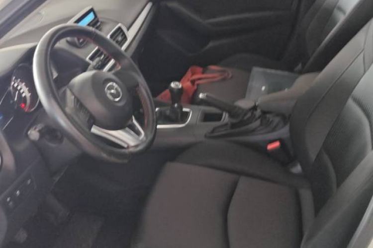 Used Mazda 3 Axela 2014 Hatchback 1.5L Manual Comfort Model Interior 4