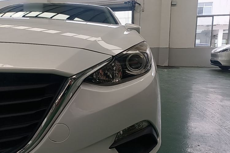 Used Mazda 3 Axela 2014 Sedan 1.5L Automatic Comfort Model Left Front Headlight