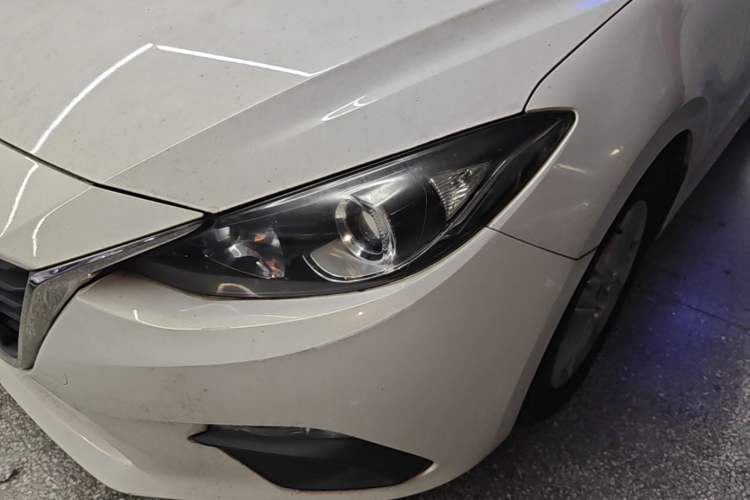 Used Mazda 3 Axela 2014 Sedan 1.5L Automatic Comfort Model Left Front Headlight