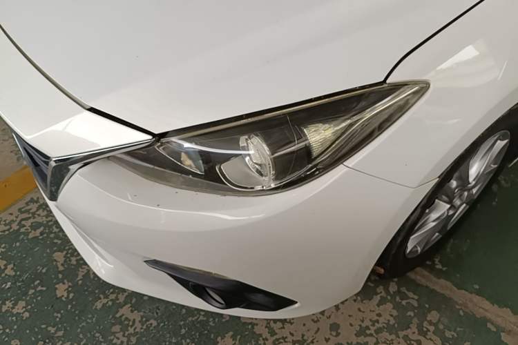 Used Mazda 3 Axela 2014 Sedan 1.5L Automatic Luxury Model Left Front Headlight