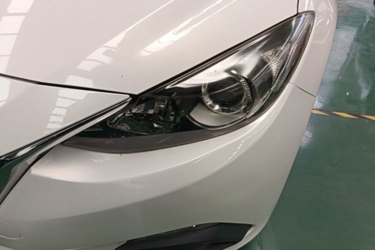 Used Mazda 3 Axela 2014 Sedan 1.5L Automatic Comfort Model Left Front Headlight